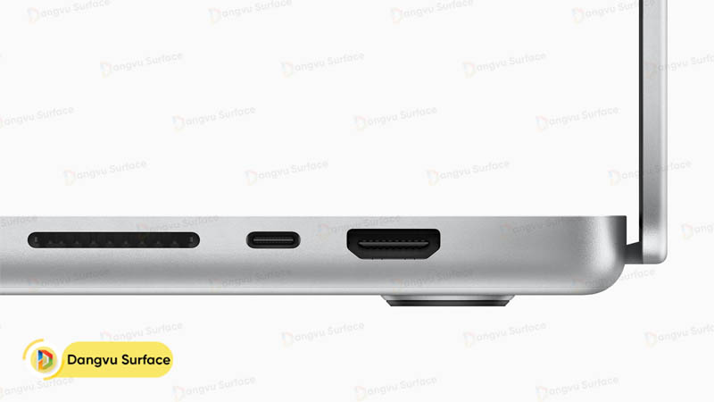 Cổng HDMI, cổng Thunderbolt 4 USB-C và đầu đọc thẻ nhớ