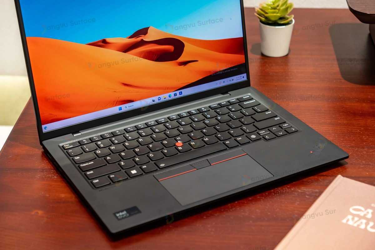 Lenovo Thinkpad X1 Carbon Gen 12 là thiết bị cao cấp được nhà sản xuất Lenovo đầu tư rất nhiều về cả yếu tố ngoại hình và hiệu năng