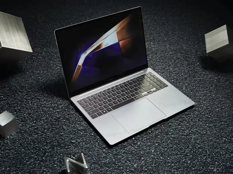 Điểm nhấn của Galaxy Book 4 là màn hình Super AMOLED 15.6 inch