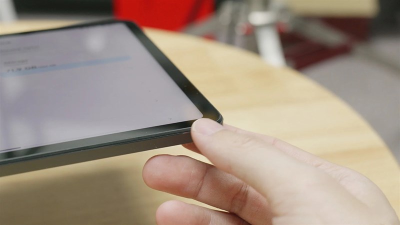 Pad 6 Pro lại ấn tượng với phần viền màn hình mỏng hơn nhiều