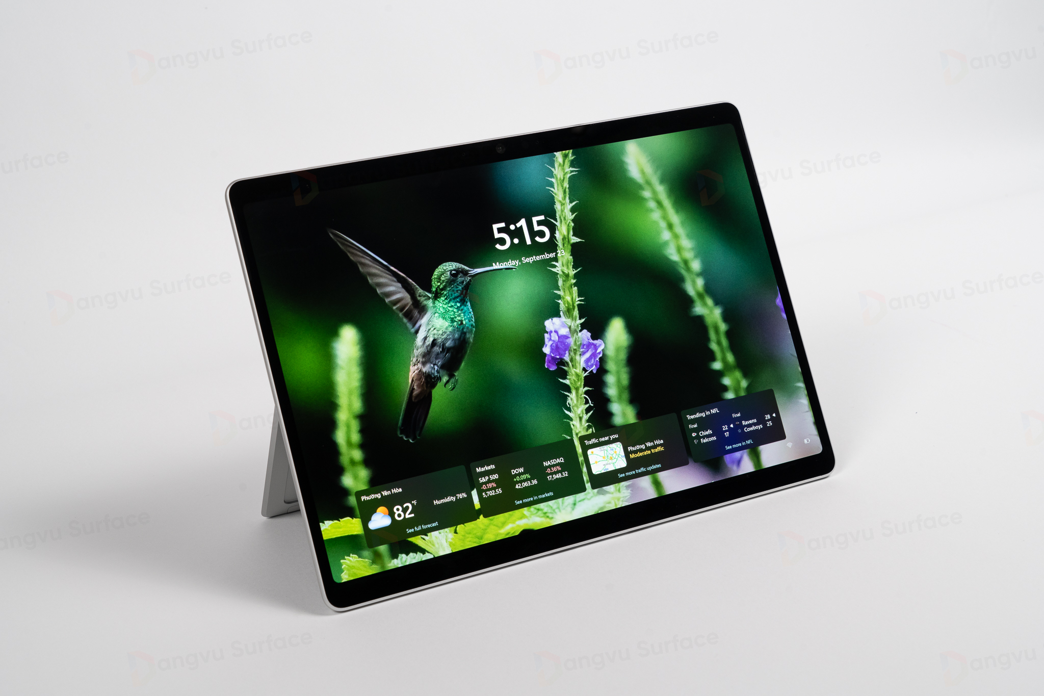 Phiên bản Surface Laptop 11 có 2 tùy chọn màn hình khác nhau
