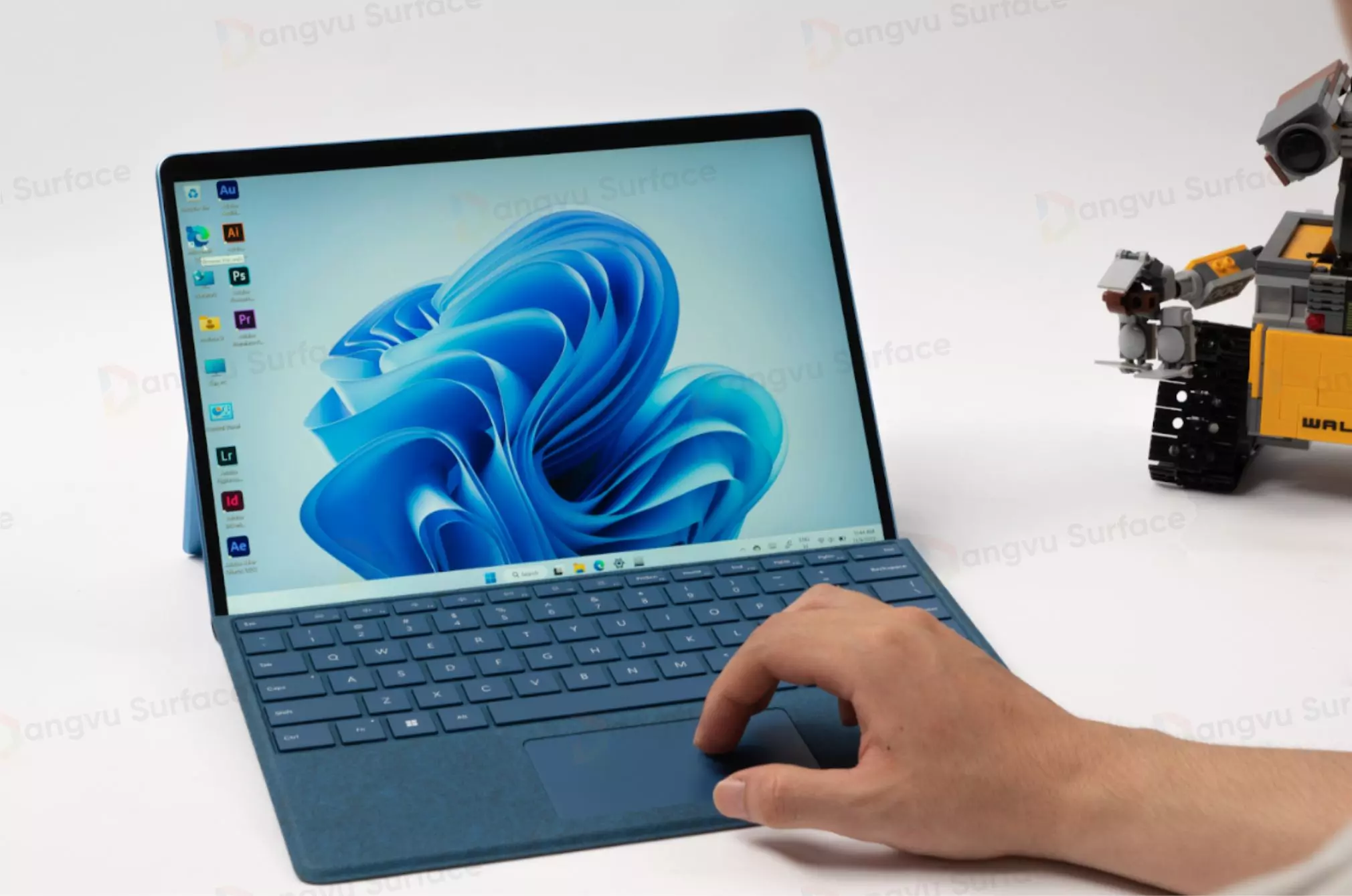 Surface Pro 9 Ref chạy trên hệ điều hành Windows 11