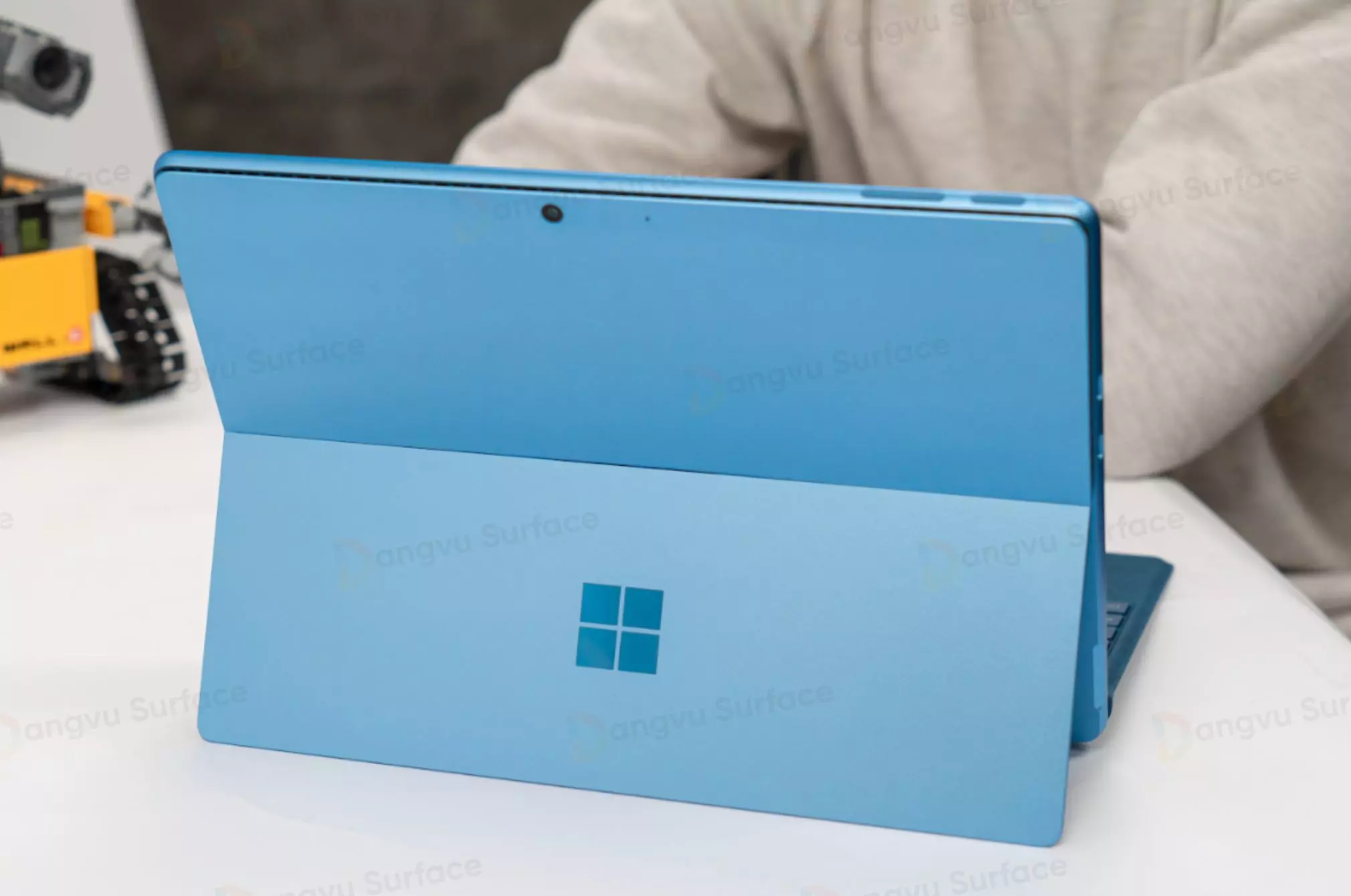 Mua Surface Pro 9 hàng Refurbished giúp người dùng tiết kiệm chi phí mà vẫn sở hữu thiết bị cao cấp