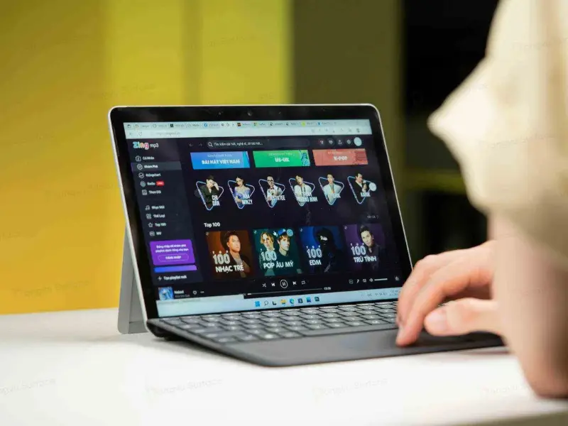 Surface Laptop Go 3 Ref sử dụng loa OmniSonic