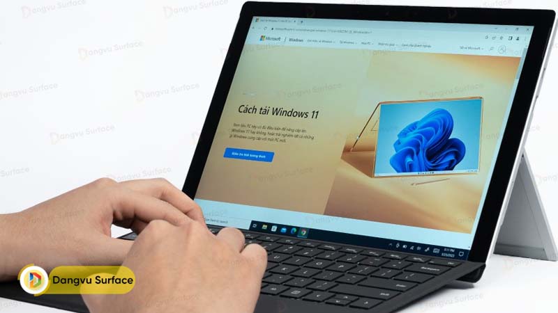 Surface Pro 7+ có mức giá phù hợp