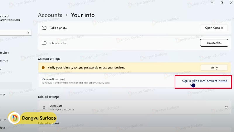 Chọn mục "Sign in with a local account instead"