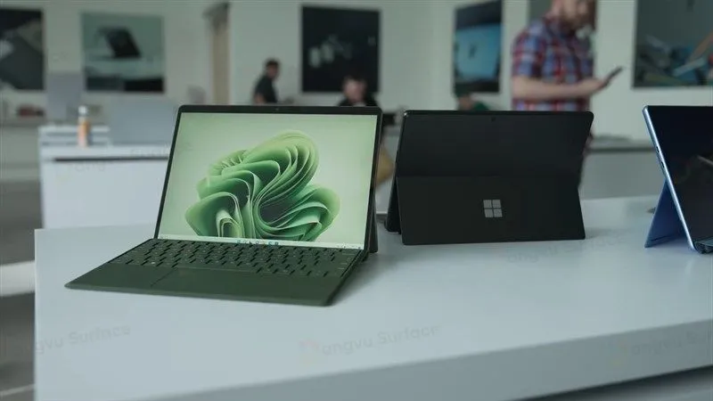 Giá thành của Surface Pro 5G phiên bản chip SQ4 giá khoảng 35 triệu đồng