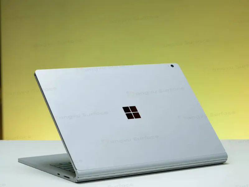 Khung máy Surface sử dụng hợp kim Magie