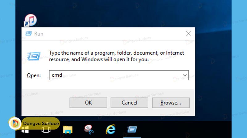 Mở hộp thoại Run, gõ "cmd"