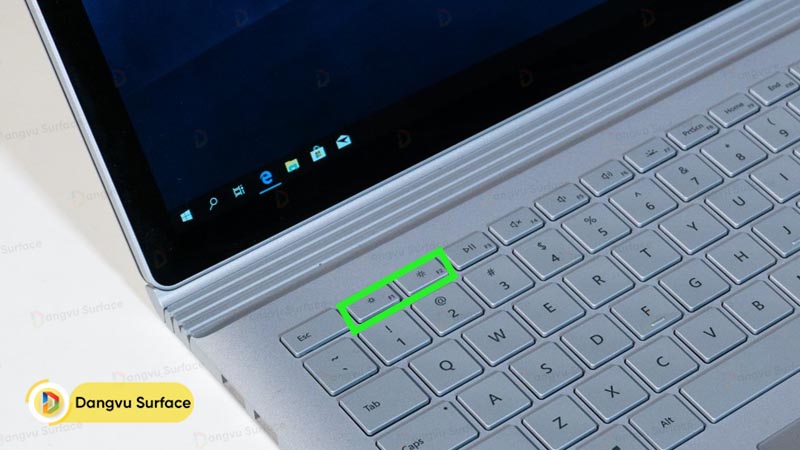 Trên Surface Book 2