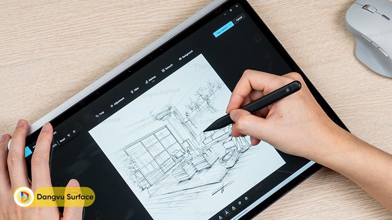 Dòng máy Surface đáp ứng nhu cầu màn hình cho người dùng chuyên sâu