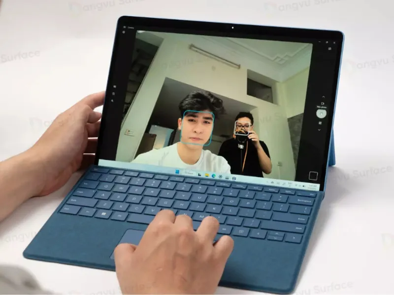 Camera Surface Pro 9