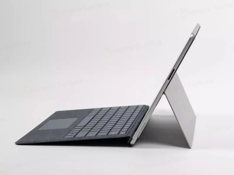Microsoft Pro 11 được tinh chỉnh với viền màn hình mỏng