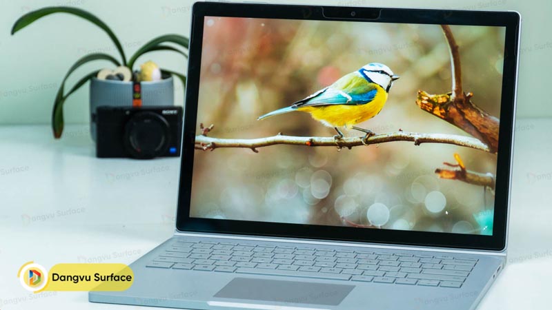 Microsoft Surface Book 2 là bản nâng cấp so với thế hệ tiền nhiệm