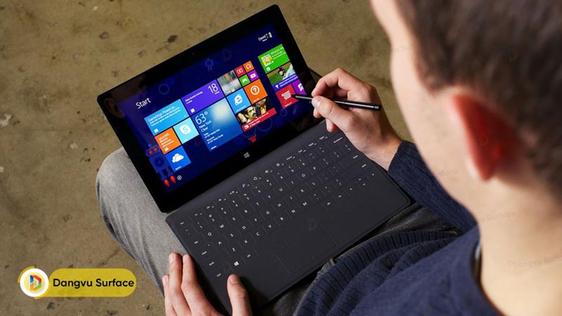 Surface Pro 2 gần như không có sự thay đổi về ngoại hình