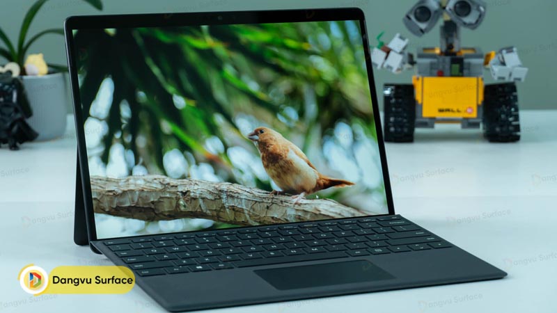 Surface Pro X cũng không hề kém cạnh 