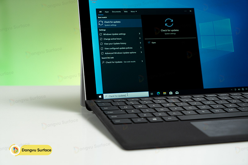 Cách update Surface Pro 7+ 