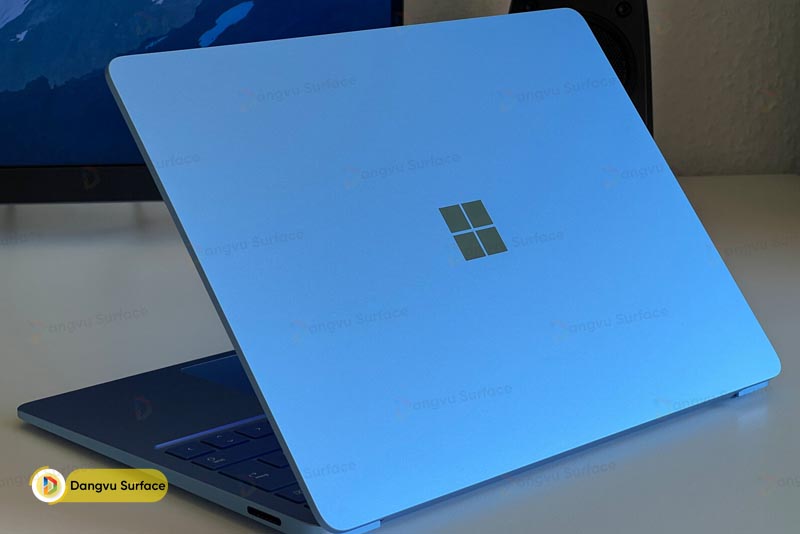 Surface Laptop 7 vẫn giữ nguyên thiết kế cao cấp 