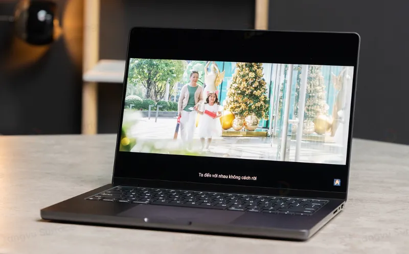MacBook Pro 14 M4 nổi bật với thời lượng pin tối đa 24 giờ