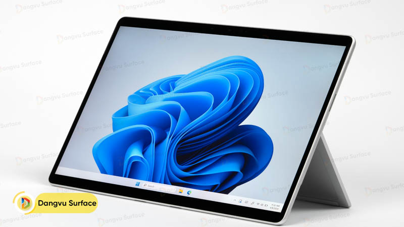 Surface Pro 10 còn được trang bị thêm tính năng Adaptive Color
