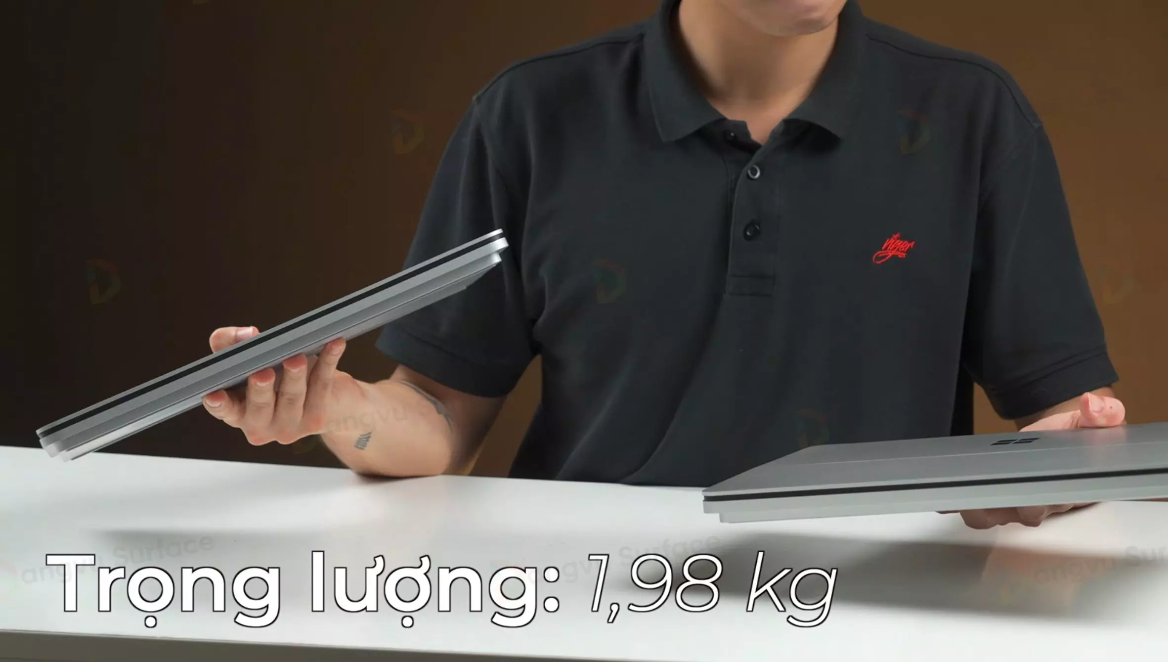 Khung máy làm từ nhôm, trọng lượng lên đến 1.98kg