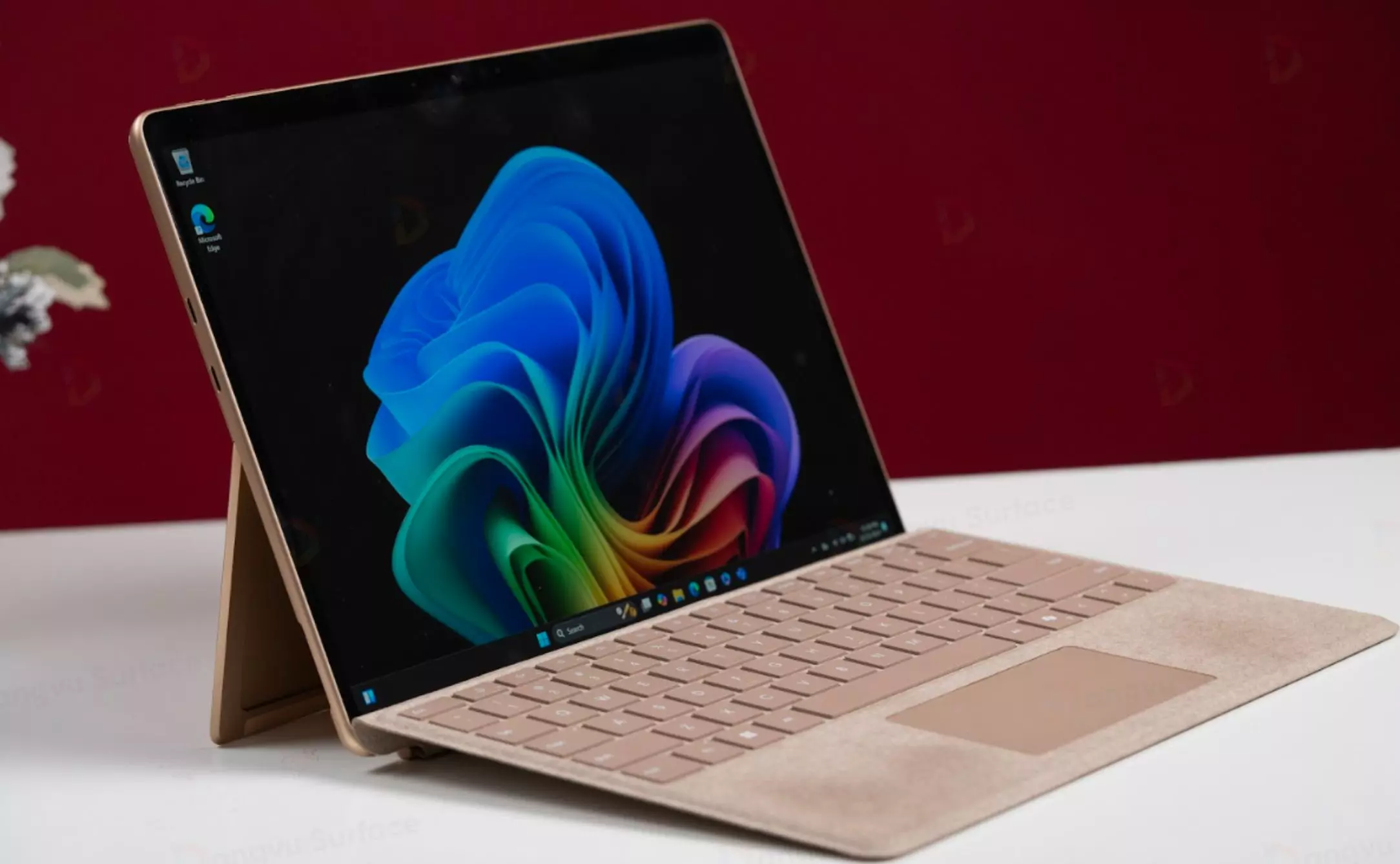 Surface Pro 11 với chip Snapdragon X Elite có hiệu năng vượt trội, phục vụ tốt cho công việc và giải trí