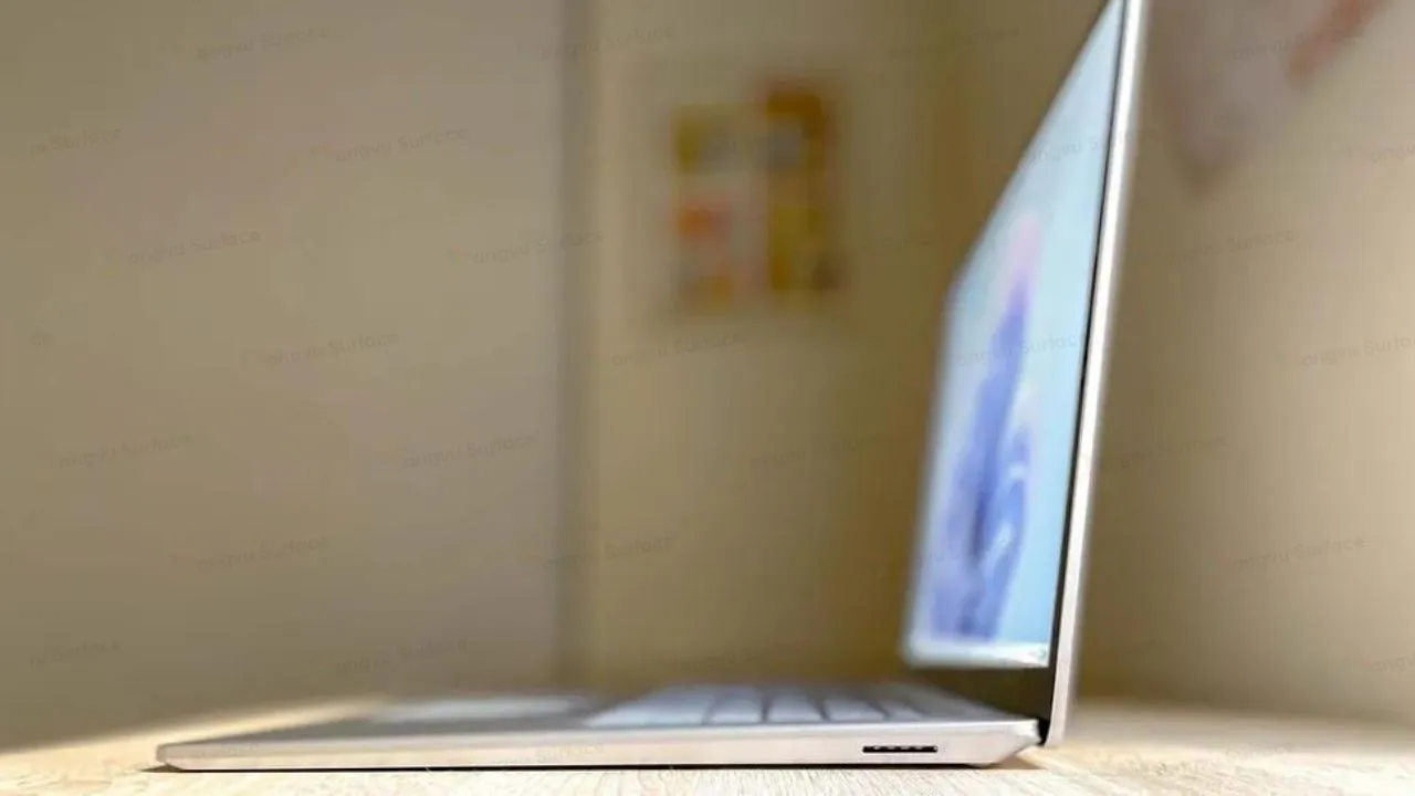 Surface Laptop 6 13.5” thì được Microsoft trang bị đầy đủ cổng kết nối cần thiết