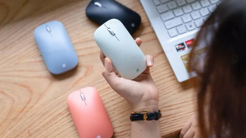 Hãng Microsoft trang bị nhiều công nghệ giúp chuột điều khiển chính xác, nhanh chóng hơn
