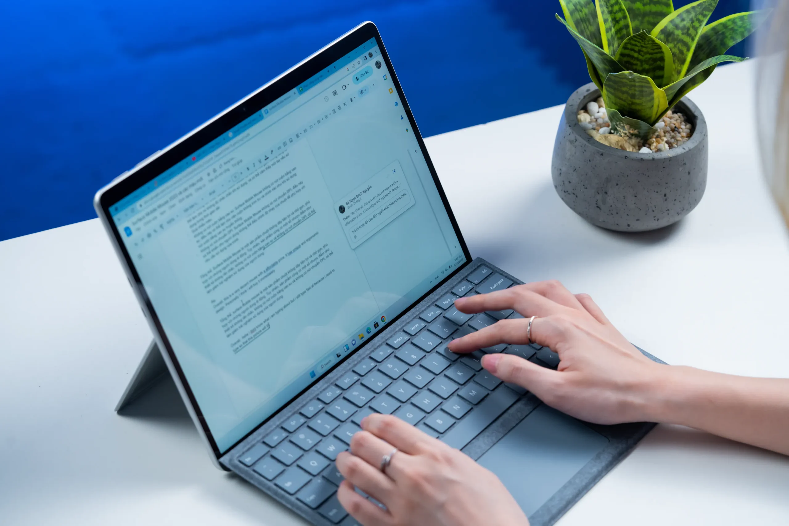 Surface Pro 9 khi sử dụng văn phòng