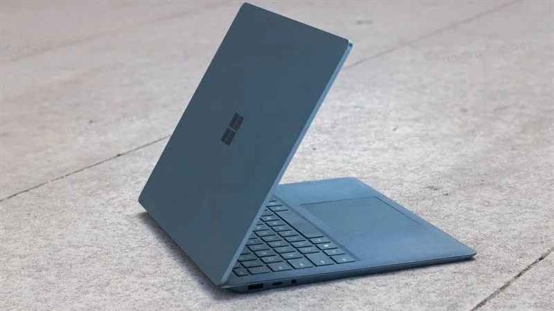 Surface Laptop 4 cũng đáng để lựa chọn khi sở hữu một cấu hình mạnh mẽ
