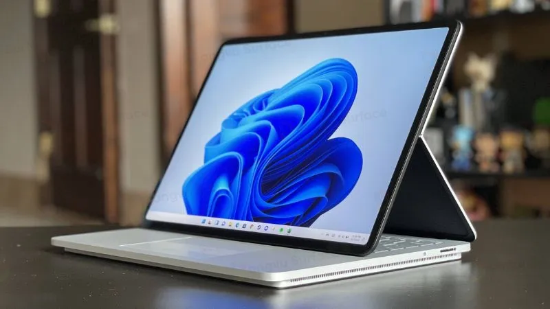 Surface Laptop Studio cũng là dòng đáng để lựa chọn giúp thiết kế đồ họa vượt trội