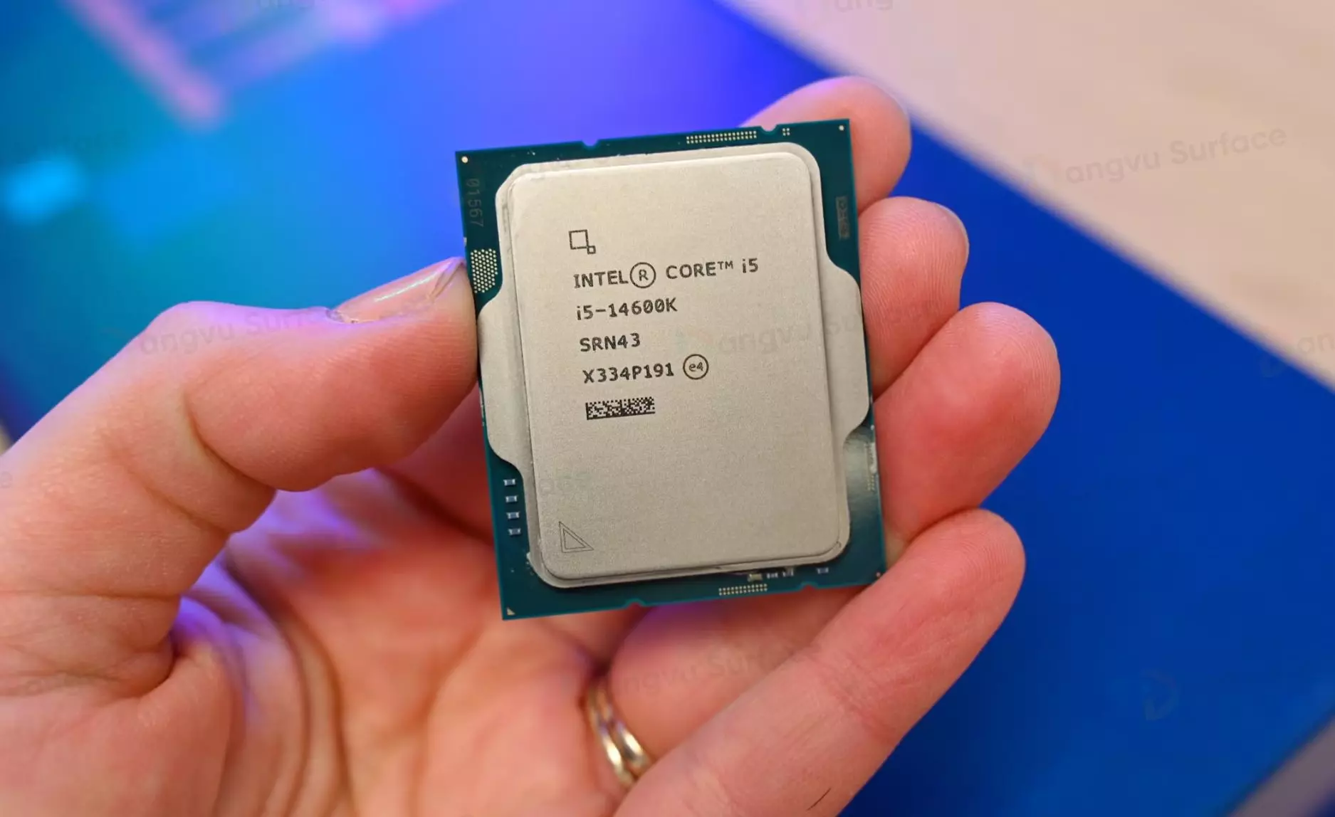 CPU Intel Core i5 mang lại hiệu suất xử lý tốt hơn Core i3