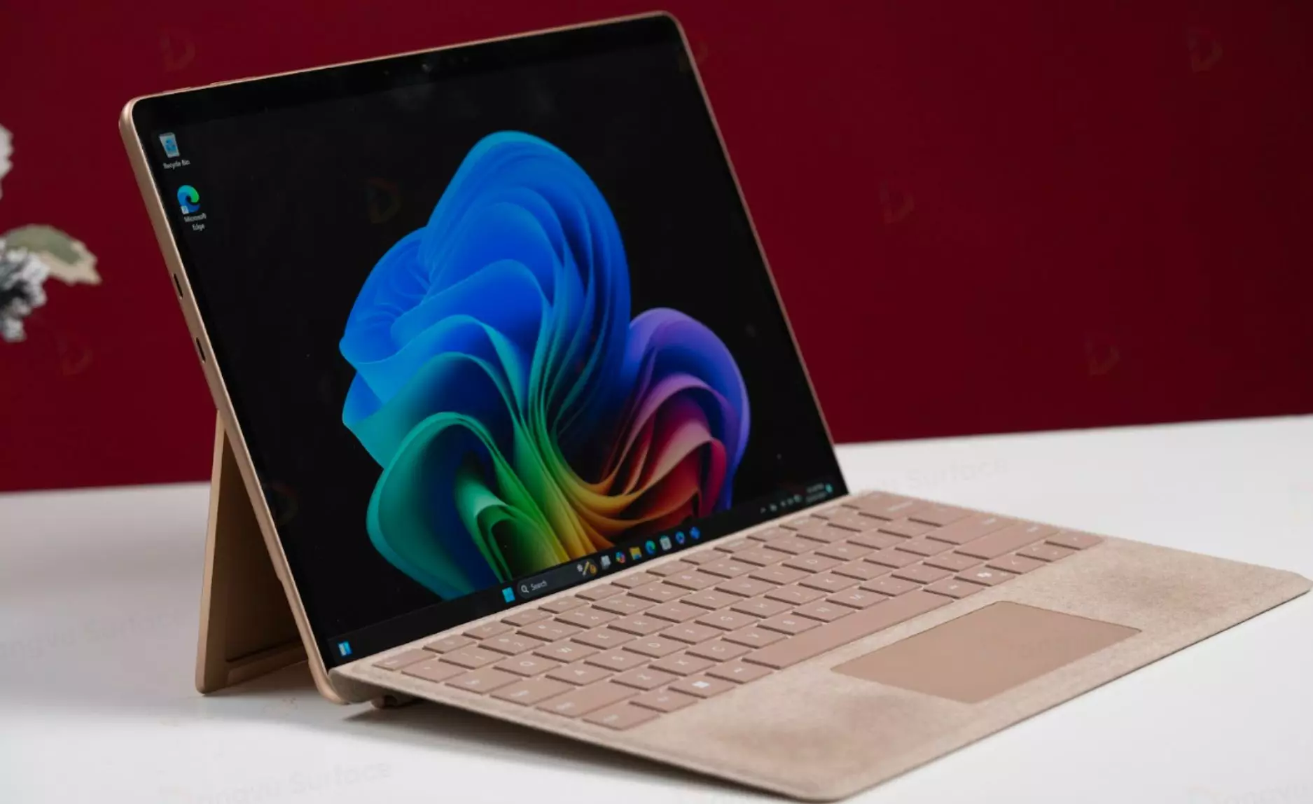 Kết nối với Surface Pro qua chân đế từ tính