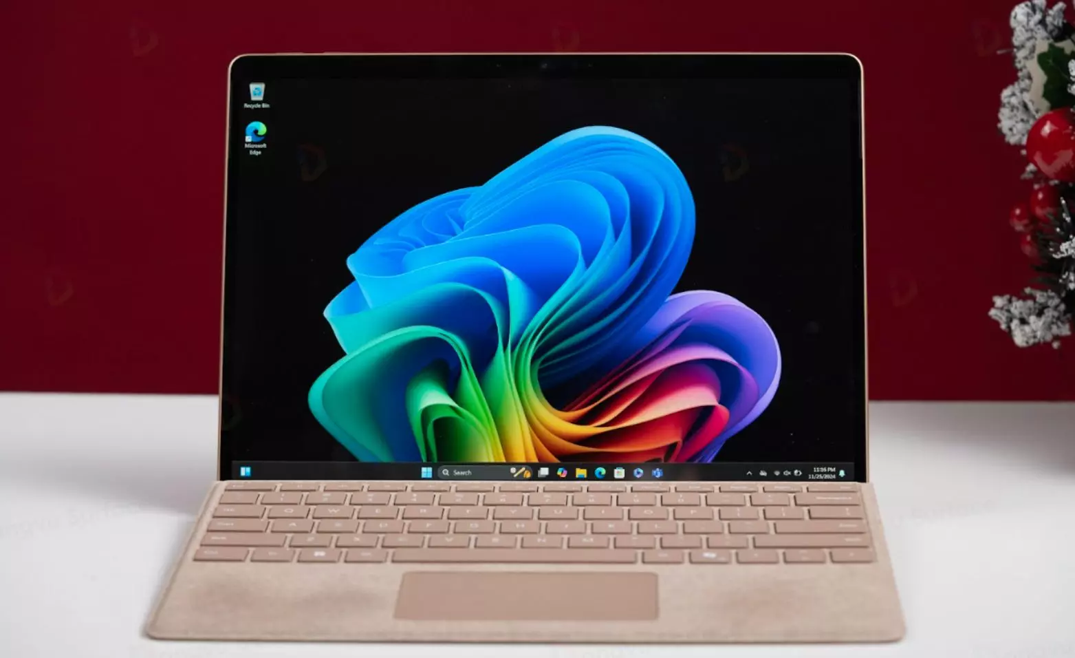 Laptop màn hình 3:2 có thể gặp phải hiện tượng viền đen khi hiển thị nội dung tỷ lệ 16:9 