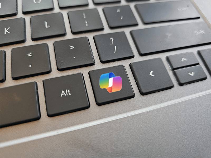 Thế hệ thứ 7 dòng Surface Laptop được nhà sản xuất trang bị phím Copilot riêng biệt