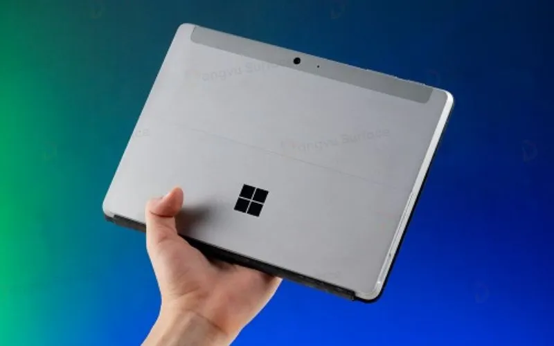 Máy tính Surface sở hữu một thiết kế nhỏ gọn với tính di động cao