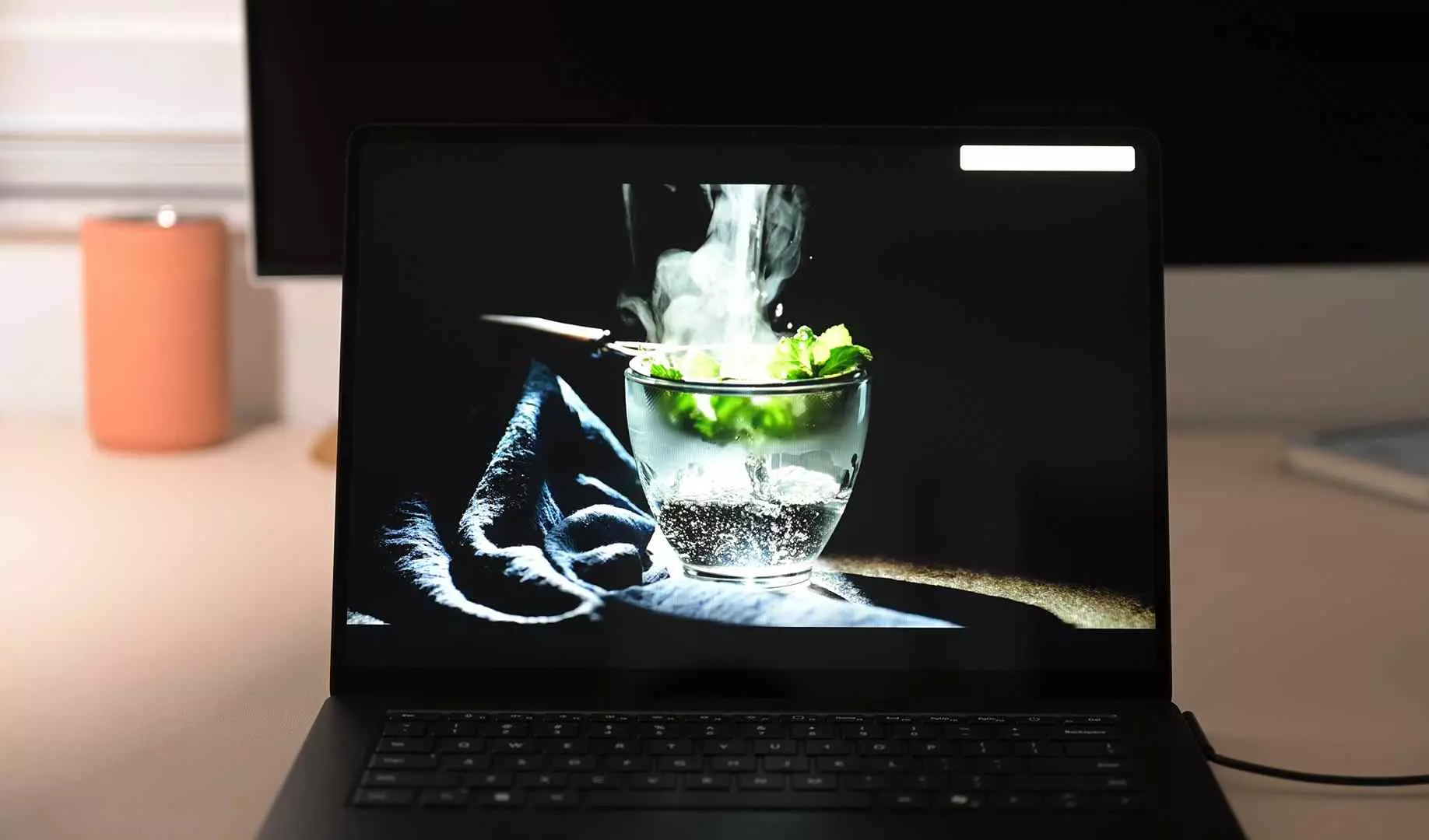 Màn hình của Surface Laptop 7th được hiệu chỉnh màu sắc hoàn hảo