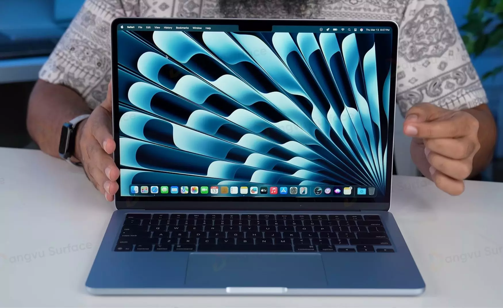 Màn hình Liquid Retina sử dụng công nghệ IPS LCD