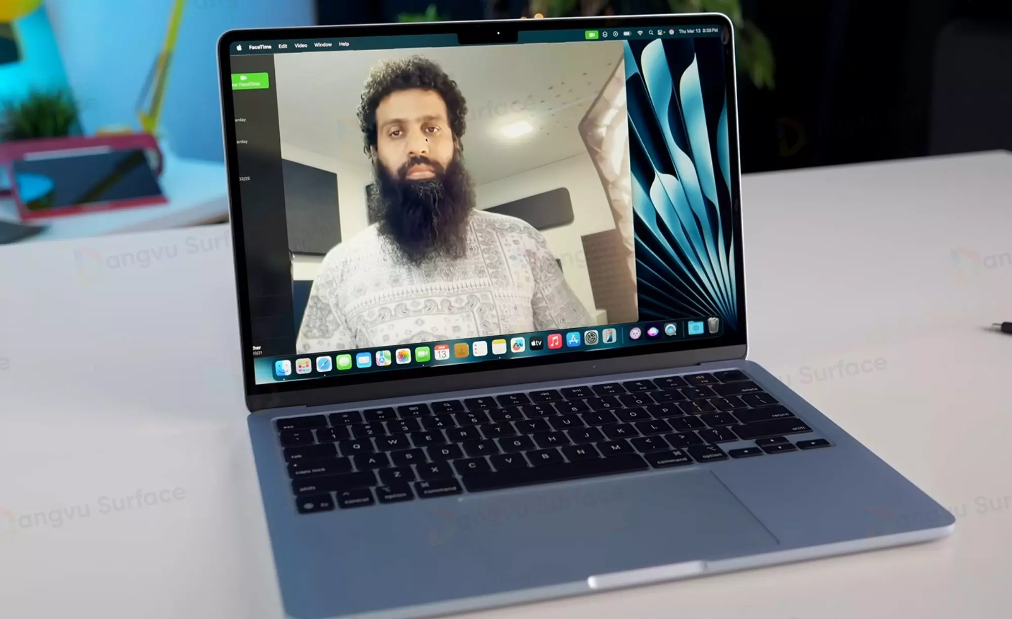 Camera Facetime Full HD 12MP