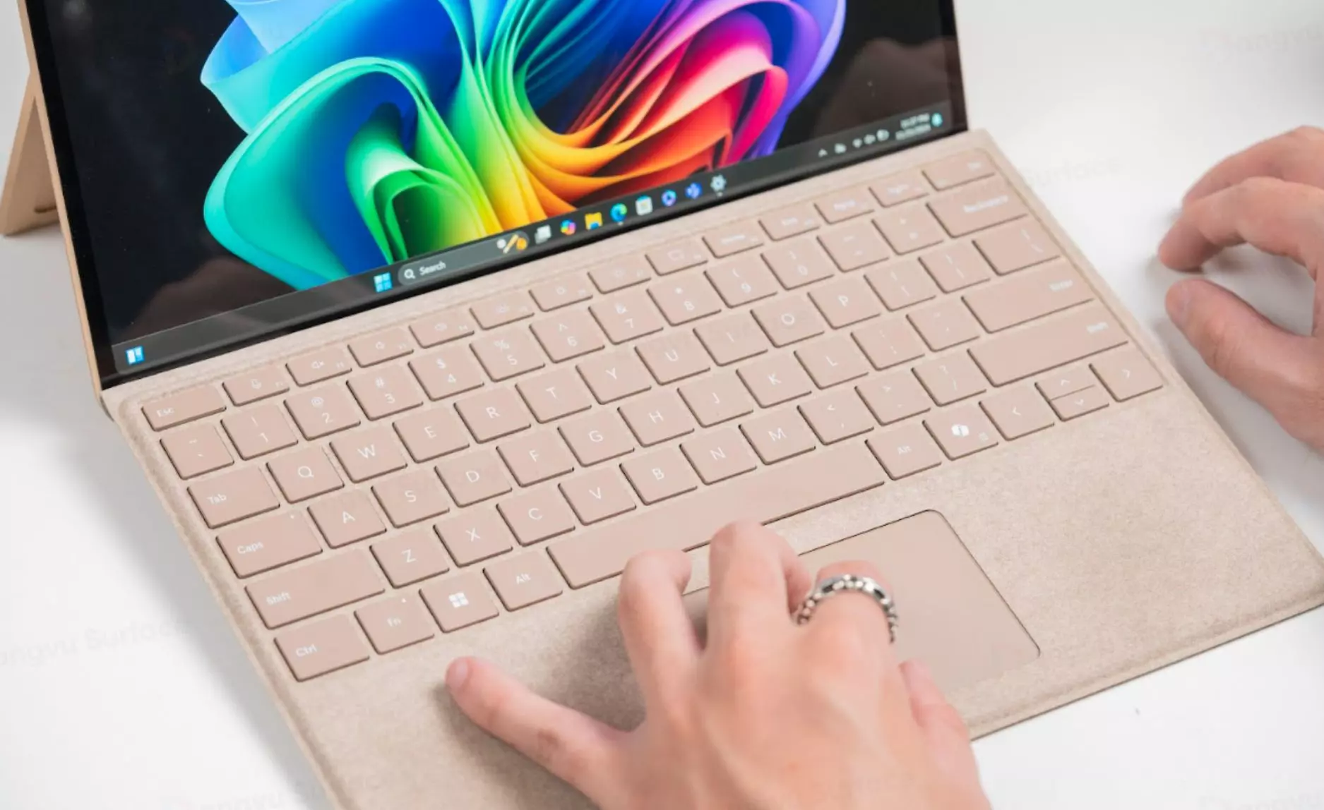 Thiết kế từ vải Alcantara cao cấp