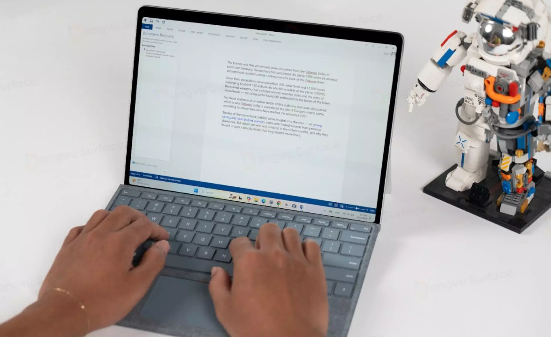 Microsoft Pro 11 thích hợp với người dùng văn phòng, học sinh và sinh viên