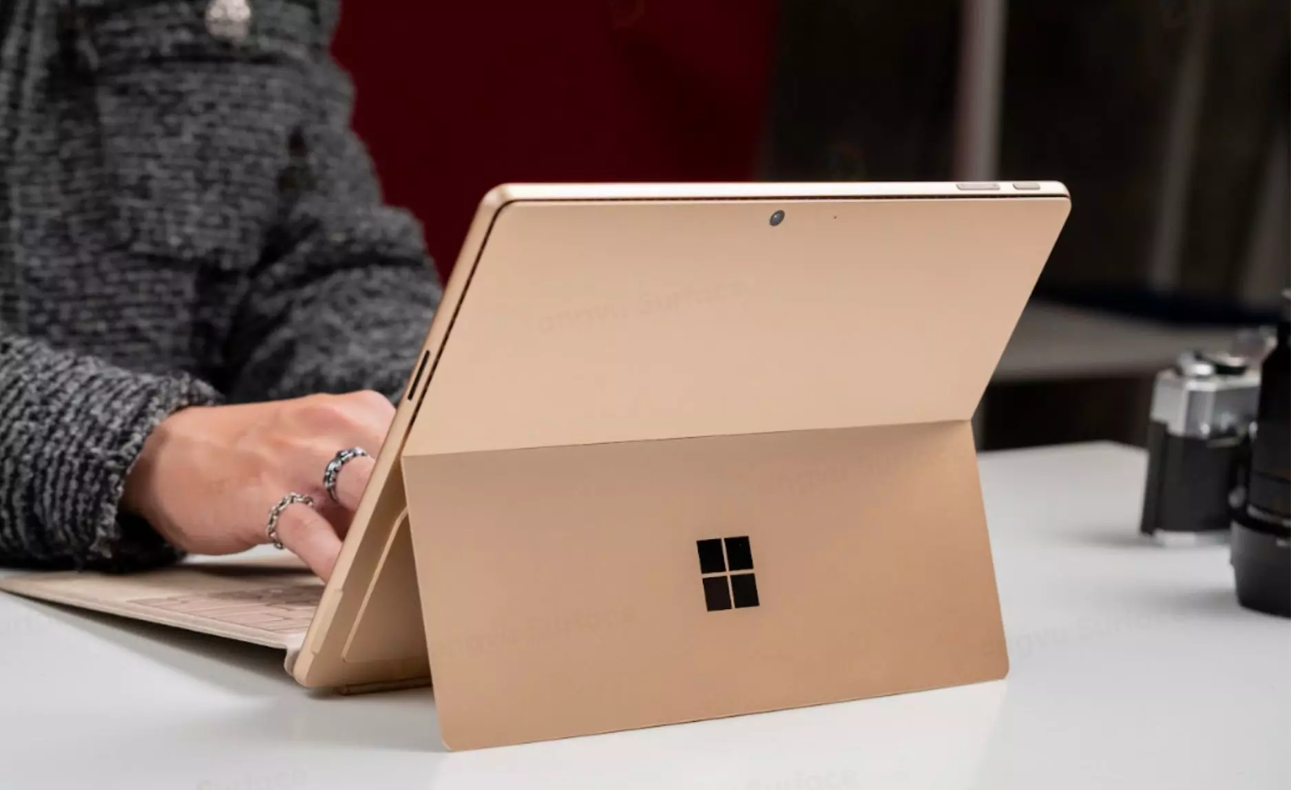 Khả năng chuyển đổi linh hoạt giữa 2 chế độ Laptop và Tablet