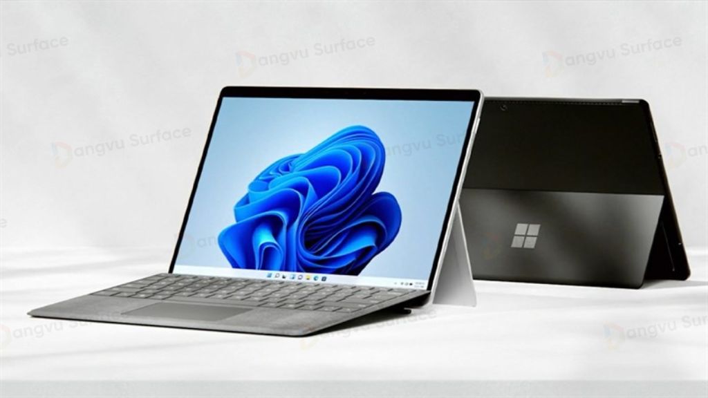 Máy có 2 phiên bản Platinum (Bạch kim) và Graphite (Xám than)