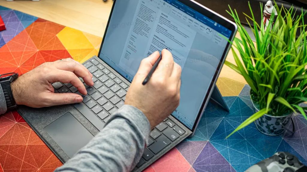 Laptop hoạt động mượt mà với các tác vụ hằng ngày