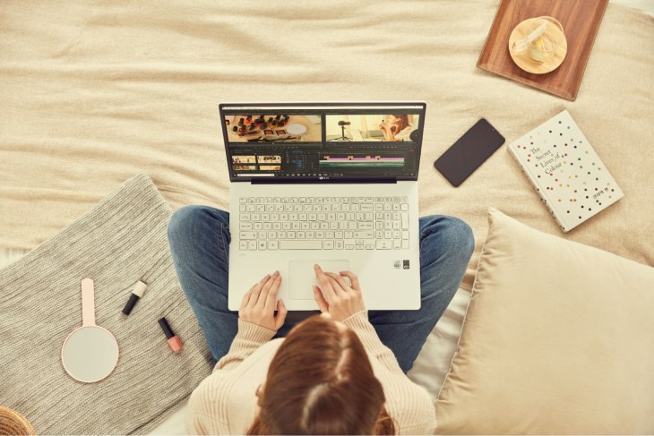 Tốc độ mở windows và mở ứng dụng cũng rất nhanh chóng nhờ có ổ cứng SSD/ M.2 NVME