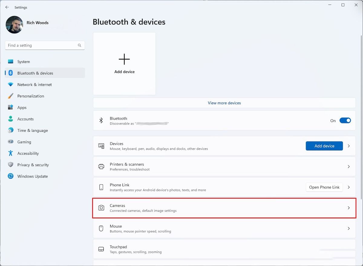 Vào Cài đặt -->Bluetooth & thiết bị, --> Camera