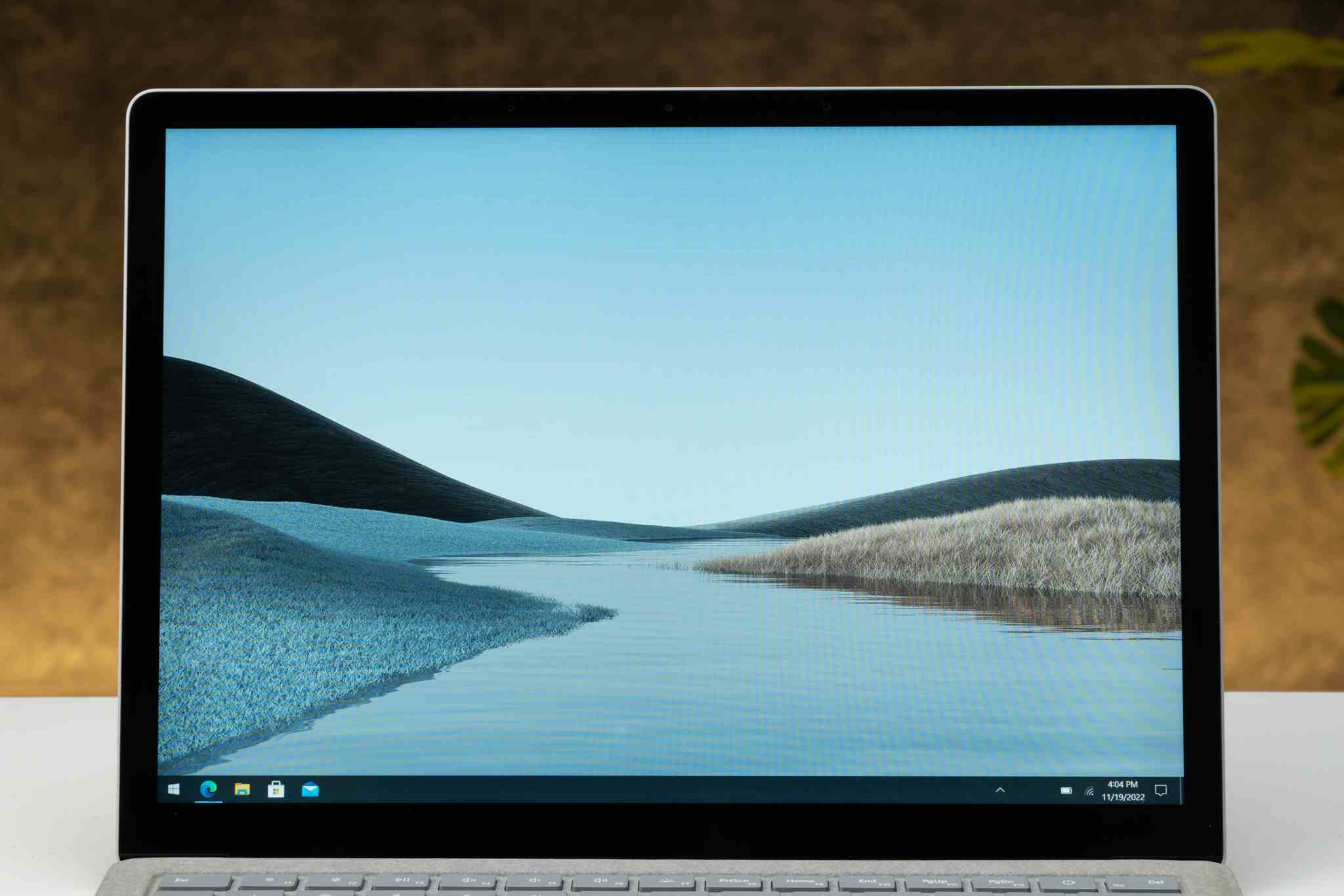 Màn hình có cảm ứng đa điểm PixelSense với độ phân giải 2256 x 1504 (201 ppi)