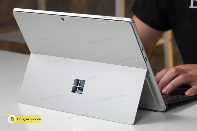 Surface Pro 11 5G đón đầu xu hướng viễn thông 5G với kết nối nhanh chóng và an toàn