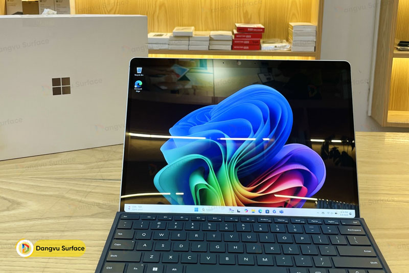 Surface Pro 11 5G phát hành với 2 mẫu SKU