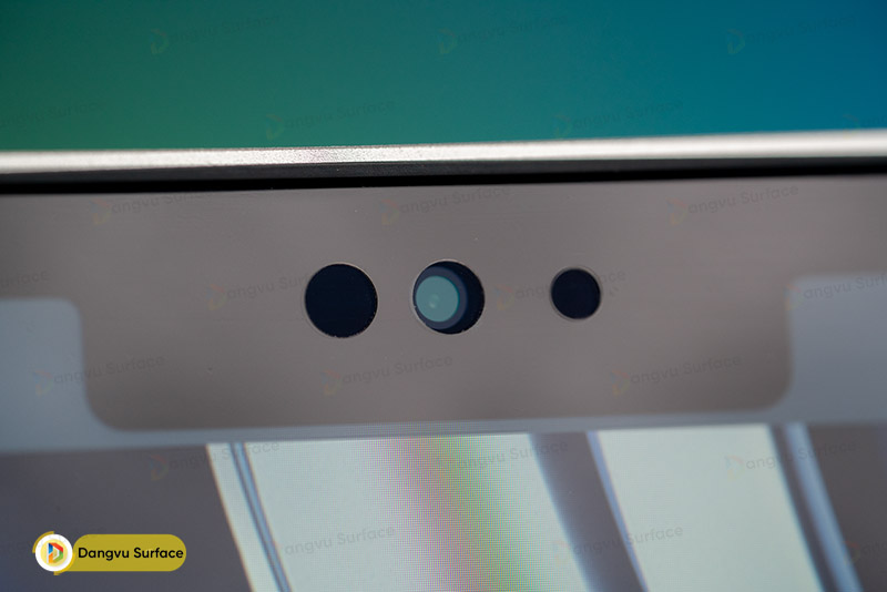MacBook Air M2 được hãng trang bị Camera FaceTime 1080p Full HD